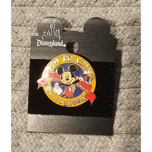 New Disneyland, Pin Trading Annual Passholder Pin - Picture 1 of 2